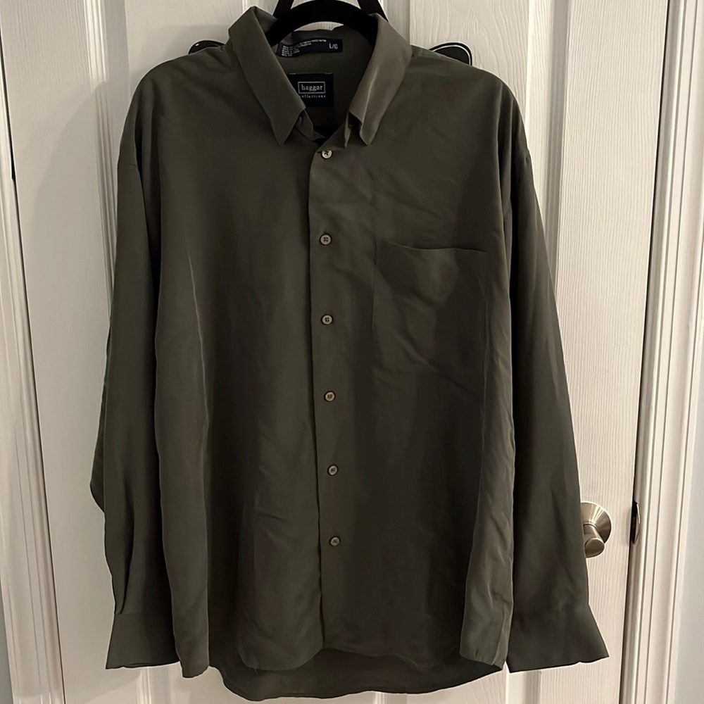 Haggar Button Down Shirt